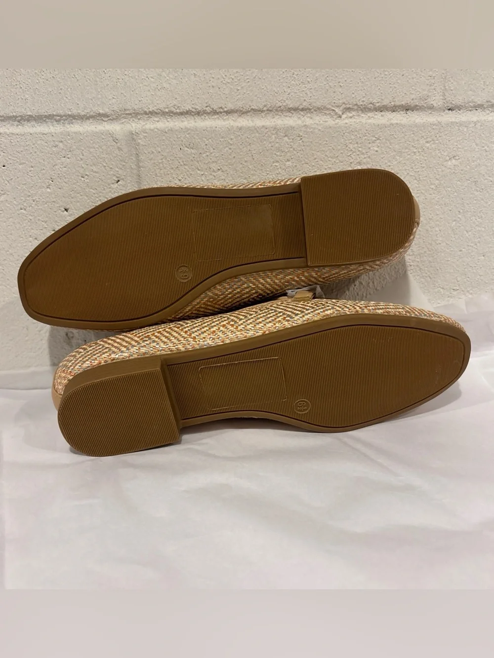 Tahari Royal women’s loafer flats apricot vegan leather slip ons size 6.5